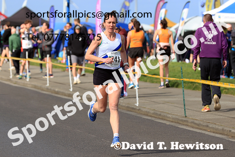 Senior womens Northern 6 Stage Road Relay, 2025 Northern 12 and 6 Stage Road Relays and Junior 5k, Redcar. Photo: David T. Hewitson/Sports for All Pics